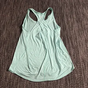Lululemon Essential Tank Racerback Size 6 thumbnail 2