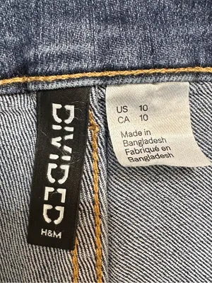 H&M Dark Blue Cuffed Denim Shorts Women’s Size 10 thumbnail 5