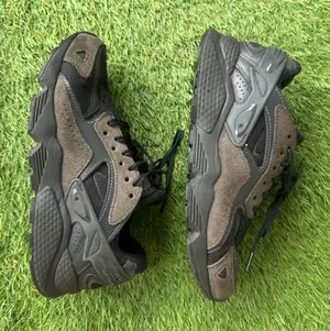 Nike Air Huarache Runner 'Black Anthracite' Size 5 Women’s Size 6.5 thumbnail 1