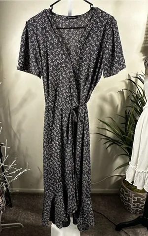 S183. Pretty Garden Black Floral Wrap Maxi Dress thumbnail 1
