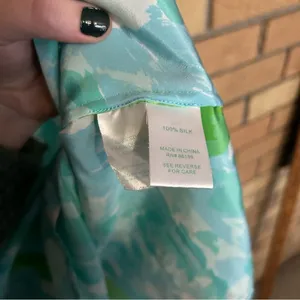 Lilly Pulitzer Elsa Top First Impression Poolside Blue 100% Silk Blouse Size XS thumbnail 3