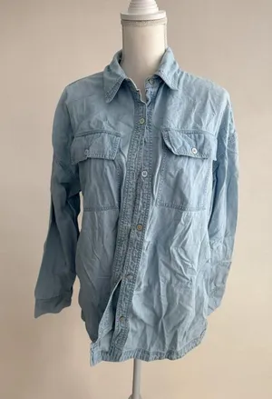 BEACH RIOT Denim Button Down Shirt Size Medium thumbnail 1