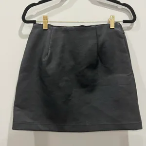 Haute Monde Faux Leather Buckle Mini Skirt Size M NWT thumbnail 3