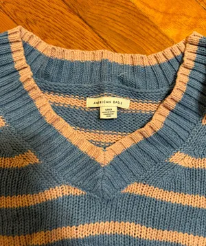 American Eagle Outfitter Sweater thumbnail 2