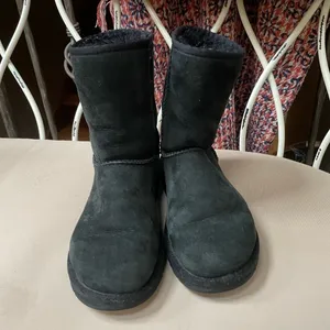 UGG Classic Short II Boots in Black Size‎ 6 thumbnail 5