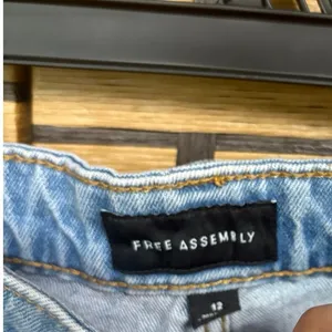 Free Assembly High‎ Rise Trouser Jeans Size 12 Blue thumbnail 5