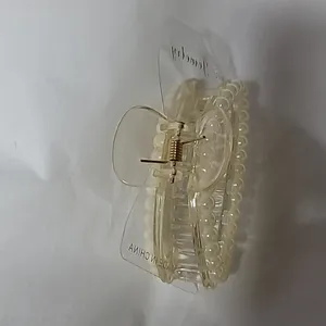 Pearl Hair CLAW Clip White thumbnail 2
