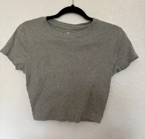 Tight fit Hollister Cropped T-shirt thumbnail 1