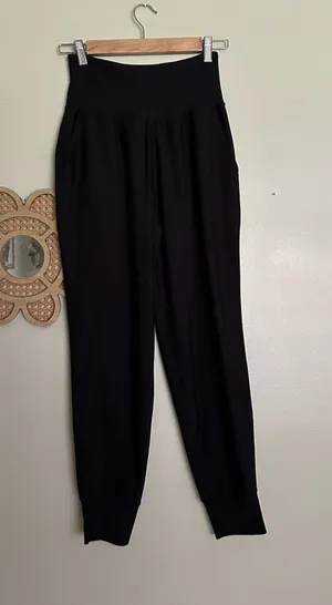 Old Navy joggers (S) thumbnail 1