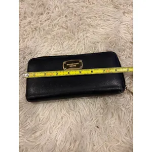 Michael Kors Black Leather Zip Around‎ Continental Wallet Gold Tone Logo thumbnail 7