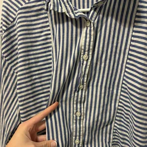 Elizabeth and James Stripe Button Down Shirt thumbnail 4