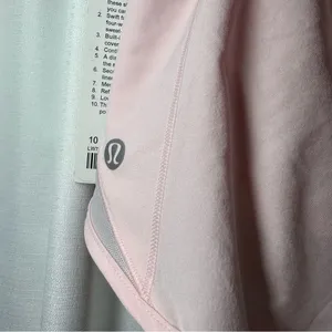 NEW Lululemon Women’s Hotty Hot Shorts 2.5 LR Strawberry Milkshake Sz 10 Running thumbnail 4