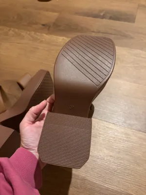 Boutique Brown Block Heel Sandals thumbnail 9