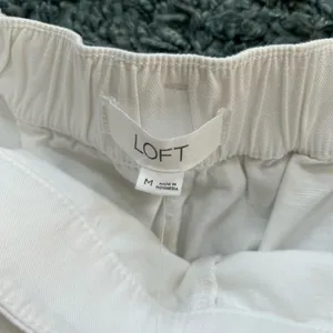 LOFT Cream Women's Belted Shorts thumbnail 4