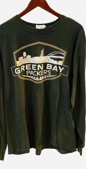 Gildan Green Bay Packers Cityscape Patriotic Flag Long Sleeve TShirt 2XL Football thumbnail 1