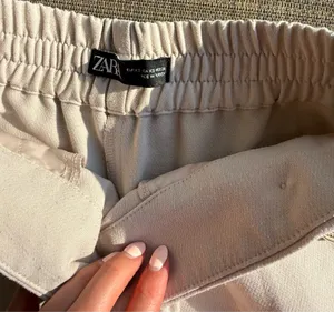 Zara Cream Dress Pants with Decorative Gold Buttons thumbnail 4