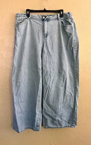 Light Wash Wide Leg Jeans waist 18", inseam 27", rise 12" thumbnail 1