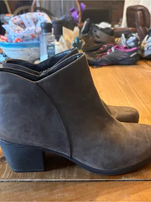 Clarks womens un Lindel zip nubuk ankle boots gray 9M thumbnail 4