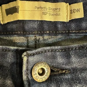 Levi’s Size 20W 512 Perfectly Shaping Bootcut Inseam 28 inches thumbnail 11