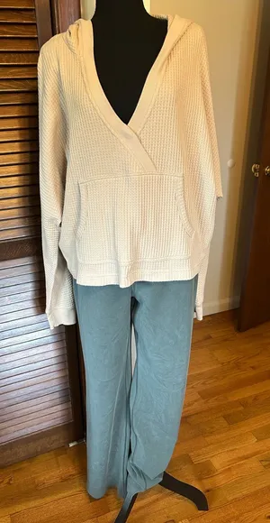 Three Dots Thermal Pullover Hoodie Size Large thumbnail 1