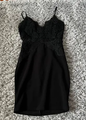 Windsor Black Lace Mini Dress Size Xs thumbnail 1