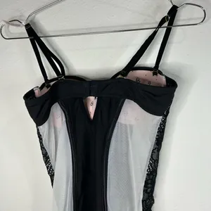 Daisy Fuentes Black Lace Bustier Corset Top Medium Sheer Underwire Lingerie thumbnail 5