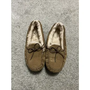 Women's UGG DAKOTA Suede Moccasin Slippers Size 6 1107949‎ CHESTNUT thumbnail 2