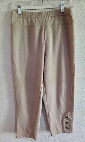Onque Casual Women’s Grommet Rhinestone Trim Capri Pants Tan Khaki Medium W-227 thumbnail 1