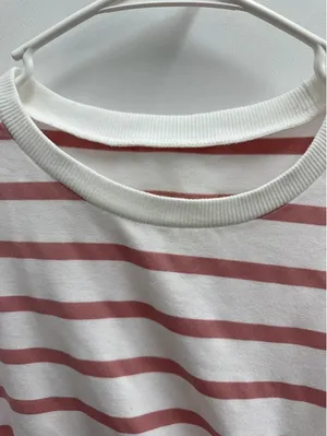 Women’s size medium, long sleeve top Pink thumbnail 5