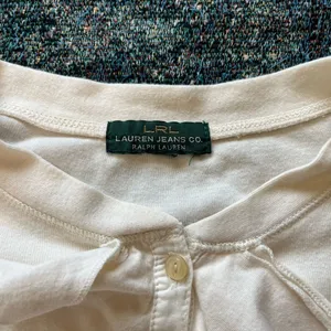 Lauren Jeans Co Ruffle Front ¼-Button Long Sleeve White Top Preppy M Blouse Y2K thumbnail 15