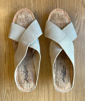 Lucky Brand Miller Wedge Criss Cross Strap Sandals Studded Light Beige Sz 8.5 thumbnail 1