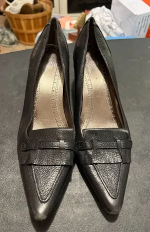 Brooks‎ Brothers Black Heeled Pumps in 8 thumbnail 1
