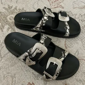 Double Strap Western Sandals thumbnail 2