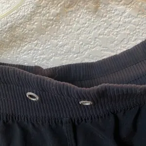 FINAL MARKDOWN Lucy shorts large Black thumbnail 2