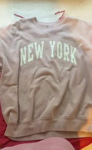 Brandy Melville John Galt New York sweatshirt thumbnail 1