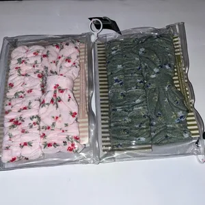 NWT Floral Self Care Spa Set Headband Wristbands Gift Set thumbnail 6