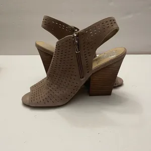 Vince Camuto Kellija Taupe Suede Perforated Peep Toe Block Heel Booties Size 7.5 thumbnail 9