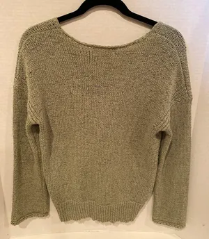 NWOT!  Sweater thumbnail 2