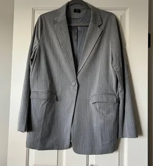 Klassy Network Gray Pinstripe Blazer Women’s Size L NWT thumbnail 5