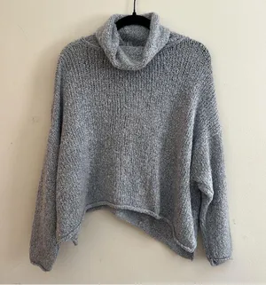 VICI | Turtleneck Sweater thumbnail 2
