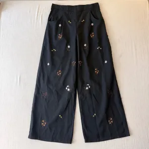 Floral Embroidered Wide Leg Trousers Womens Medium Black thumbnail 2