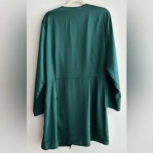 PrettyLittleThing The Emerald Green Satin Long Sleeve Wrap Dress, Size 1X thumbnail 7
