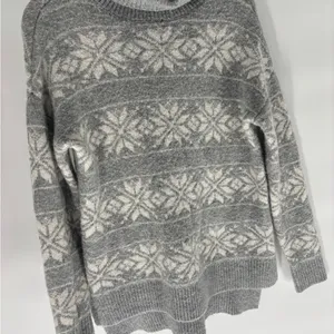 Cupcakes & Cashmere Super Soft Snowflake Sweater thumbnail 10