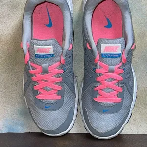Nike Revolution 2 Women’s Running Shoes Size 9.5M thumbnail 3