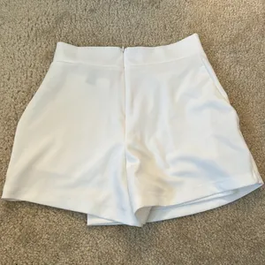 Forever 21 White Envelope Skort thumbnail 2