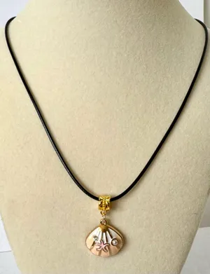 Seashell Necklace Gold thumbnail 3