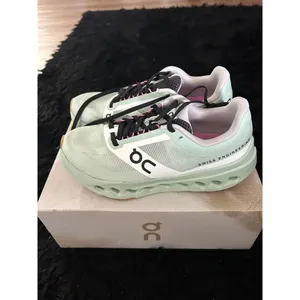 On CLOUDSURFER athletic training running lace up shoes sneakers women’s 7 new thumbnail 2