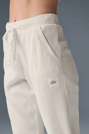 Alo Yoga | Xxs Muse Sweatshirt In Ivory Ribbed Jogger High Rise Ankle thumbnail 4