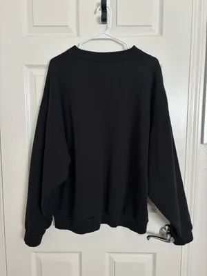 ALO Yoga Black Accolade Crew Neck Pullover thumbnail 4
