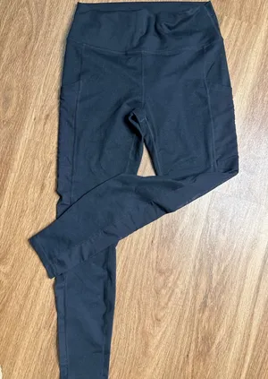 Fabletics Womens Black High Waisted Mesh Panel Pocket Leggings Activewear Sz Med thumbnail 1
